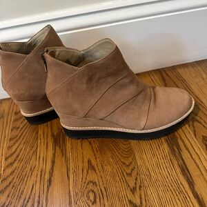 NWOT Eileen Fisher Caddy Nubuck Suede Wedge Booties size 8.5